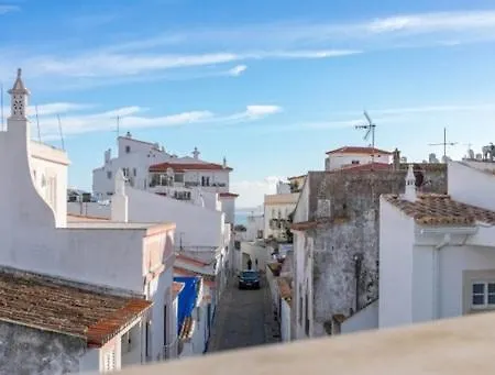 Charming 3 Level House In Center Great Balcony Views And Near Nyaraló