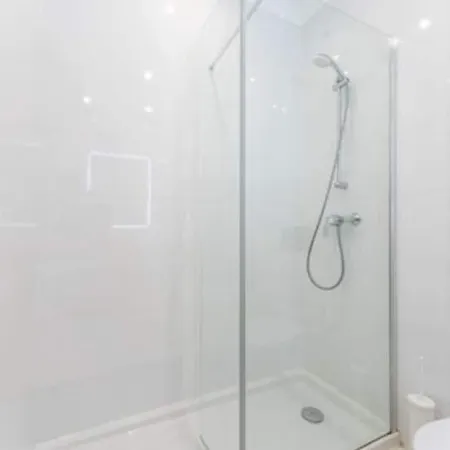 Charming 3 Level House In Center Great Balcony Views And Near * Lagos