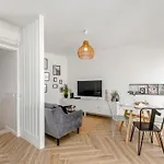 Charming 3 Level House In Center Great Balcony Views And Near בית נופש *