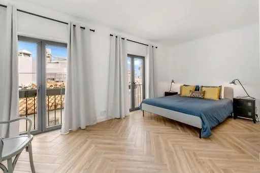 Charming 3 Level House In Center Great Balcony Views And Near * Lagos