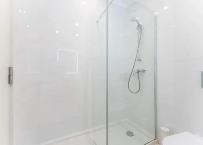 Charming 3 Level House In Center Great Balcony Views And Near * Lagos