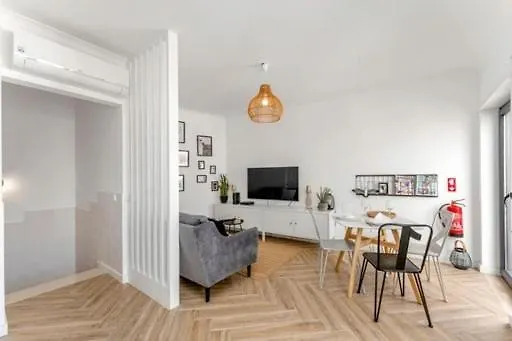 Charming 3 Level House In Center Great Balcony Views And Near Casa vacanze *